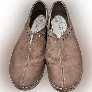 Women’s Josef Seibel Creme Leather Slip-On Shoes